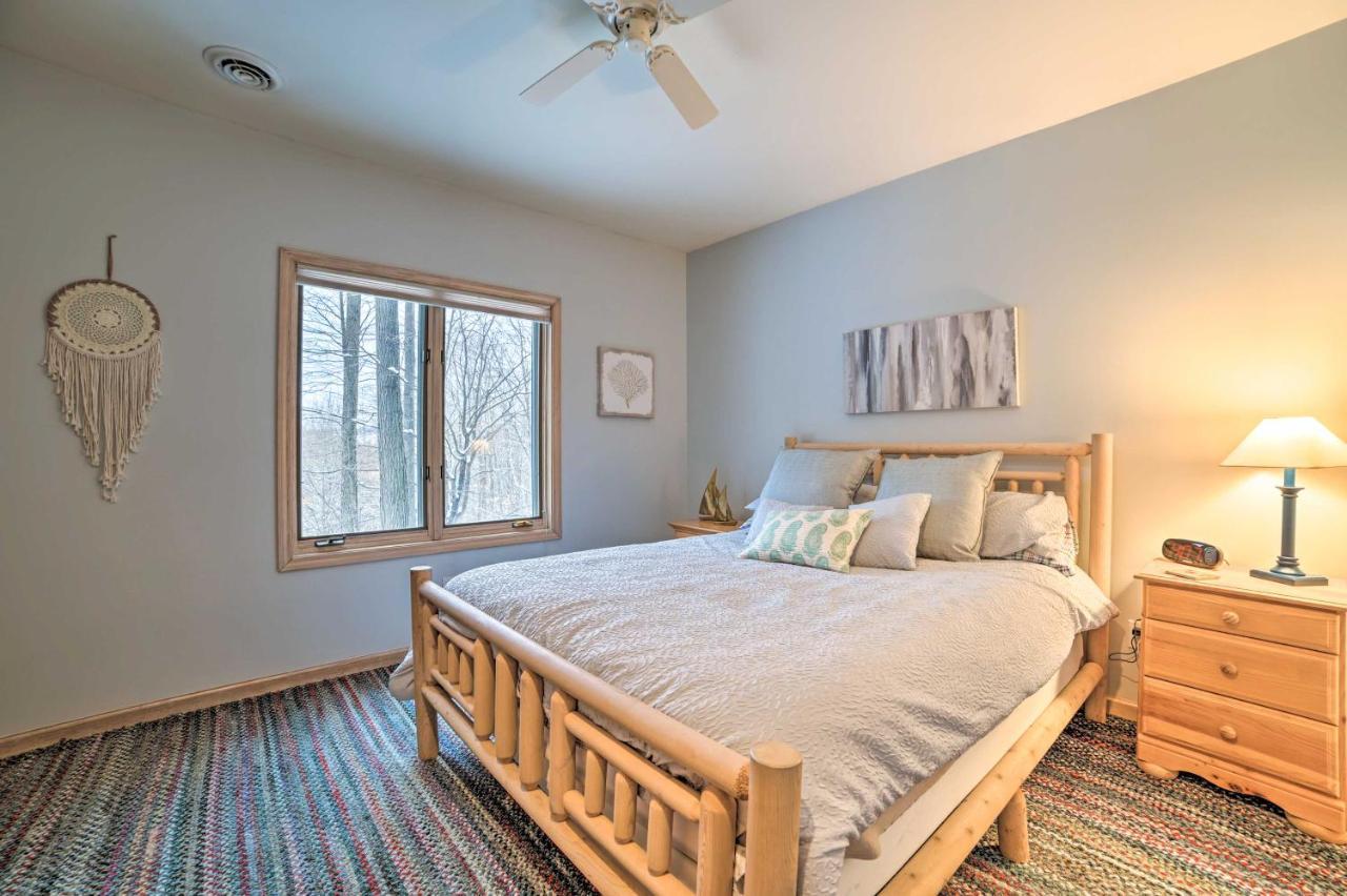Resort-Style Harbor Springs Home With 2 Decks! Extérieur photo