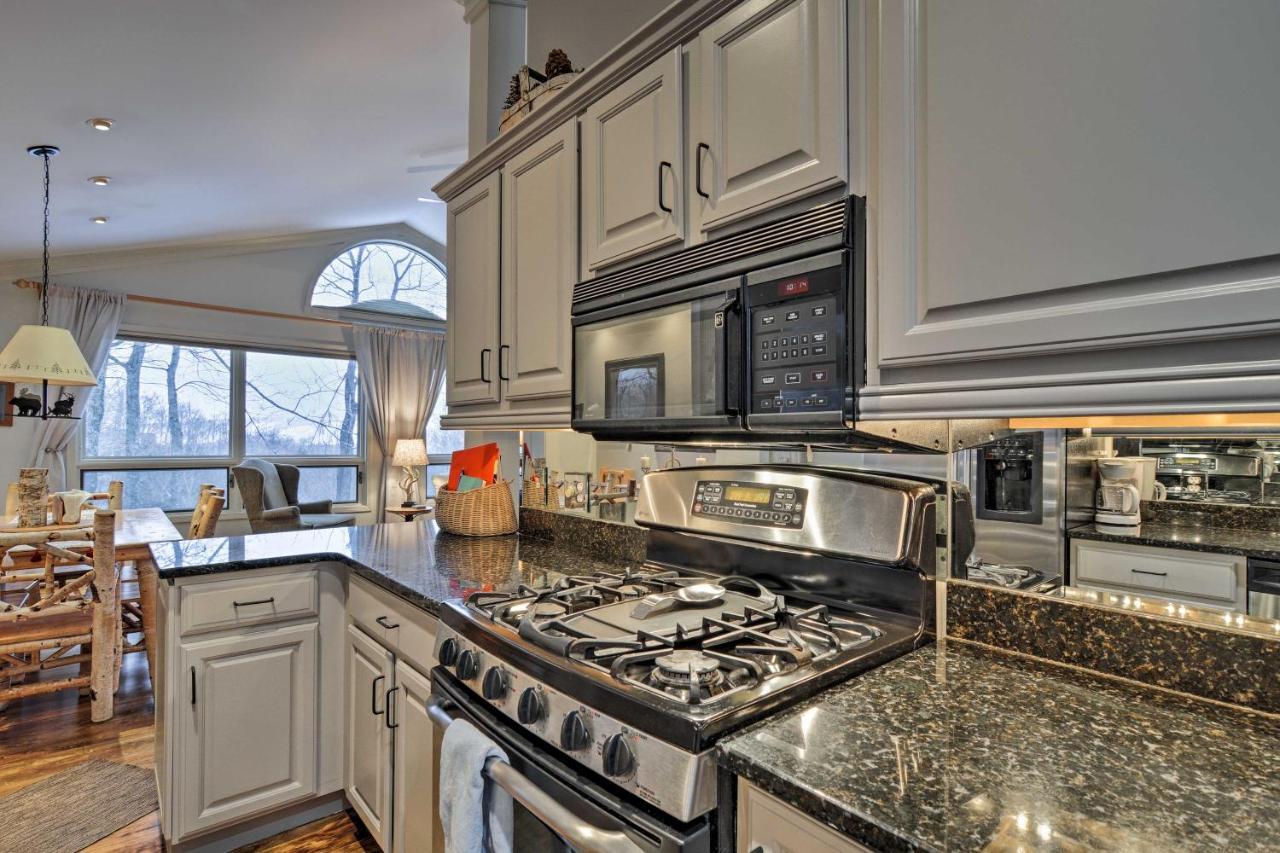Resort-Style Harbor Springs Home With 2 Decks! Extérieur photo